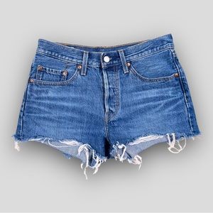 Levis 501 Premium Mid-Rise denim shorts in Indigo Avenue Blank Tab